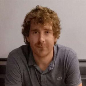 Podcast: Man shot by police near Park Inn Gate pub, in Hollingbourne, Maidstone, was wielding a chainsaw and wearing a gas mask